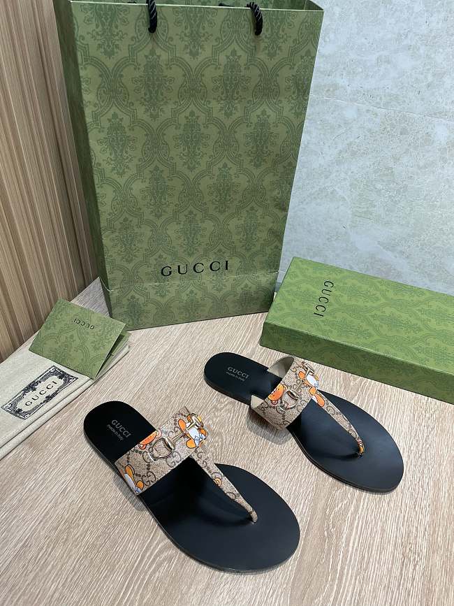 Gucci Leather thong sandals with Double G 0010 - 1