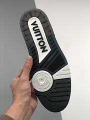 LV TRAINER SNEAKER BLACK - 6