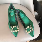RV Bouquet Strass Pearl Buckle Pumps in Satin Green - 1