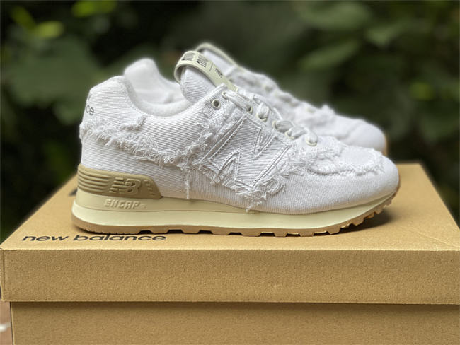 New Balance 574 White Furry - 1