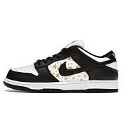 Supreme x Nike SB Dunk Low DH3228-102 - 1