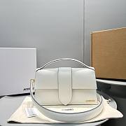 JACQUEMUS LE GRAND BAMBINO WHITE GLOW LEATHER TOP HANDLE BAG - 18x6x7cm - 1