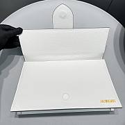JACQUEMUS LE GRAND BAMBINO WHITE GLOW LEATHER TOP HANDLE BAG - 18x6x7cm - 3
