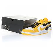 Air Jordan 1 Low Taxi (GS) - 553560-701 - 2
