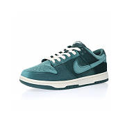 Nike Dunk Low Green Velvet (W) - DZ5224-300 - 5