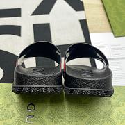 Men's Interlocking G slide sandal 655265 JFA00 8815 - 6