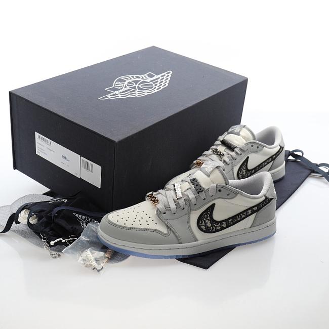 Air Jordan 1 Retro Low Dior CN8608 002 - 1