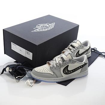 Air Jordan 1 Retro Low Dior CN8608 002