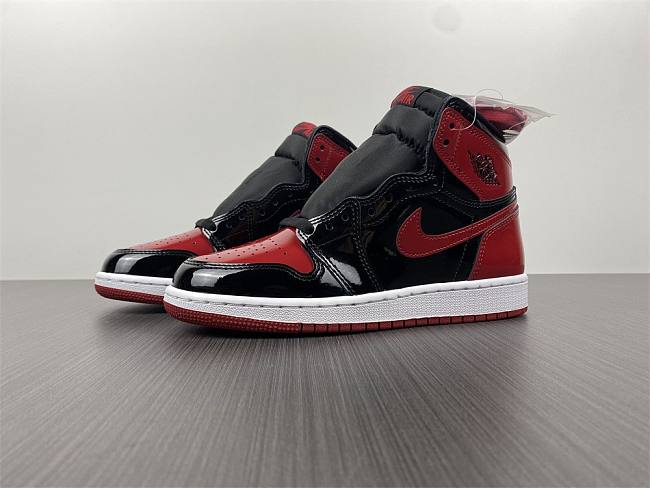 Air Jordan 1 High OG “Bred Patent” 555088-063 - 1