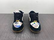 Supreme x Nike SB Dunk Low Rammellzee FD8778-001 - 4