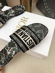 Dway Slide Black White Around The World - 4