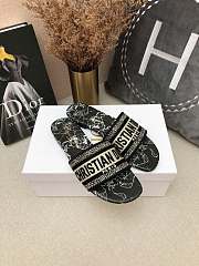 Dway Slide Black White Around The World - 5