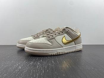 Nike Wmns Dunk Low 'Gold Swoosh' DX5930-001