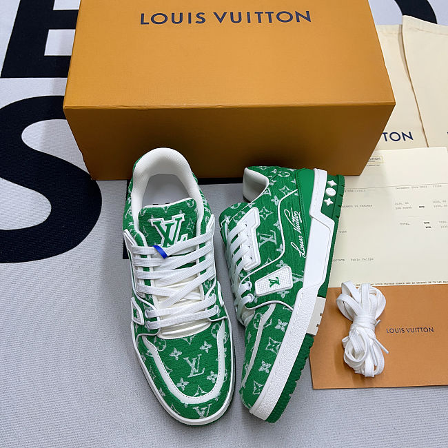 	 LV Trainer Sneaker Green Logo - 1