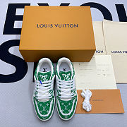	 LV Trainer Sneaker Green Logo - 3