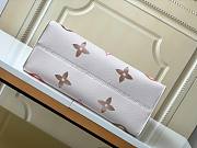 	 LV On The Go bag - 6