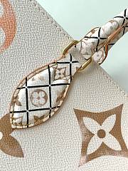 	 LV On The Go bag - 5