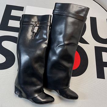 Givenchy Shark Lock Boots In Leather Black BE702NE1NG-001