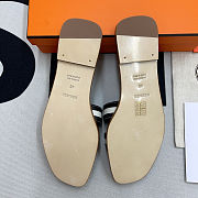 Hermes Oran Prunoir / Noir Sandal - 4