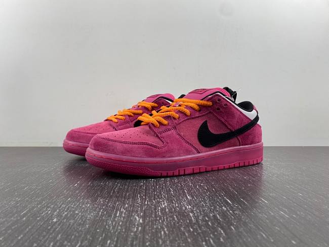 Run The Jewels x Nike SB Dunk Low DX4356-600 - 1