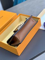 LV Dauphine Chain Wallet Monogram M68746 Size 20x15x9cm - 6