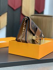 LV Dauphine Chain Wallet Monogram M68746 Size 20x15x9cm - 5