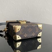 LV Camera Box Vibe Bag M82465 Size 12x17x6cm - 3
