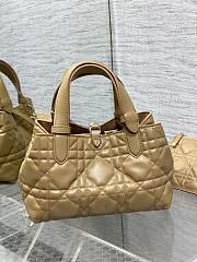 MEDIUM DIOR TOUJOURS BAG Medium Tan Macrocannage Calfskin M2821OSHJ_M53U - 4