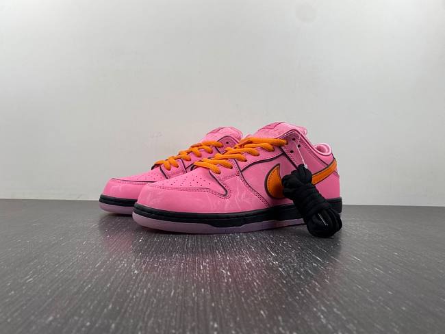The Powerpuff Girls x Nike SB Dunk Low “Blossom” FD2631-600  - 1