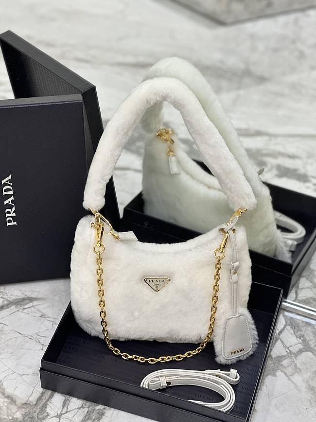 Prada Re-Edition Shearling White Size 22x17x6cm - 1