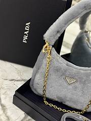 Prada Re-Edition Shearling Purple Size 22x17x6cm - 4