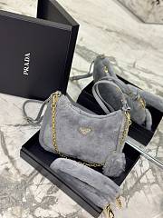 Prada Re-Edition Shearling Purple Size 22x17x6cm - 6