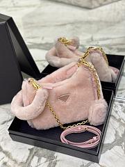 Prada Re-Edition Shearling Pink Size 22x17x6cm - 4