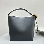 Jacquemus Le Regalo Black leather bucket bag - 2