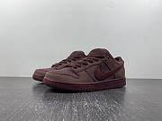 NIKE DUNK LOW PREMIUM SB “CITY OF LOVE COLLECTION BURGUNDY CRUSH” FN0619-600 - 1