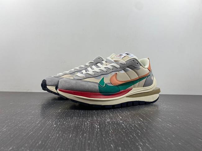 Nike Vaporwaffle Sacai Tour Yellow DD1875-107 - 1