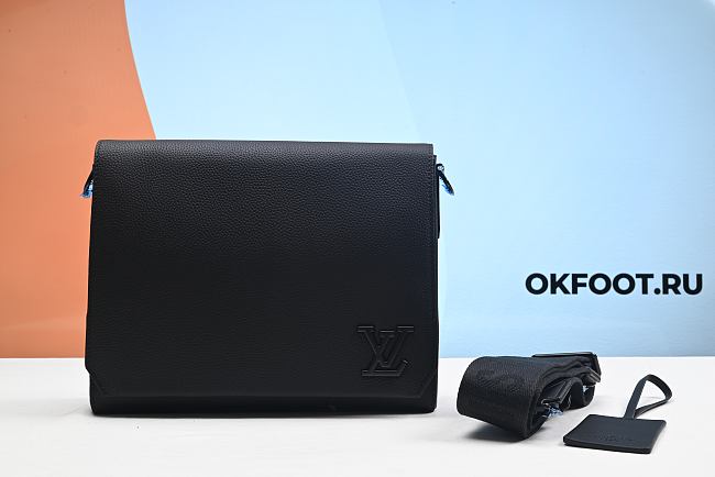 Louis Vuitton District PM LV0015 Bag Size 26x20x7cm - 1