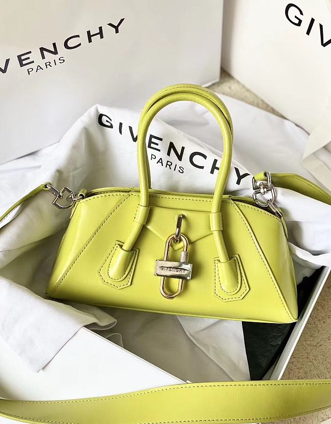 Givenchy Antigona Stretch Bag in Box Leather Chartreuse - 1