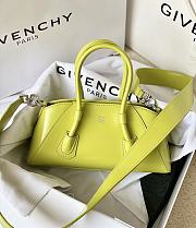 Givenchy Antigona Stretch Bag in Box Leather Chartreuse - 2