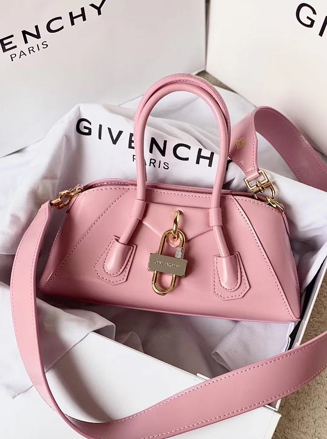 Givenchy Antigona Stretch Bag in Box Leather Pink - 1