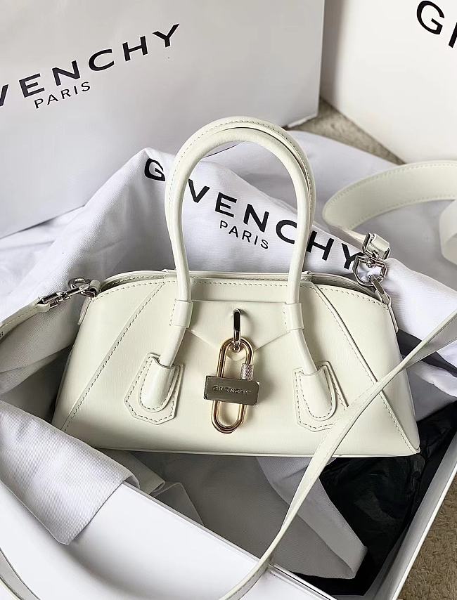 Givenchy Antigona Stretch Bag in Box Leather White - 1