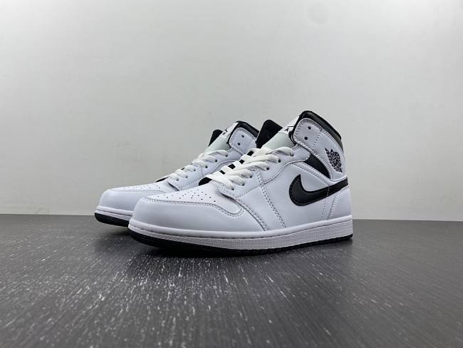 Air Jordan 1 Mid Reverse Panda DQ8426-132 - 1