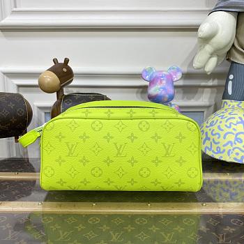 Louis Vuitton Dopp Kit Toilet Pouch M10144 Size 28x15x16.5CM