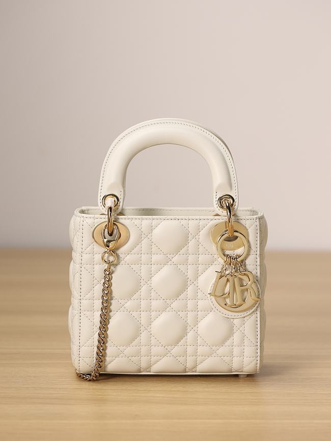 Dior Lady Bag White Milk Pearl Size17x15x7cm - 1