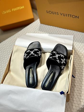 Louis Vuitton Neo Revival Flat Mule Black 1ACSEQ