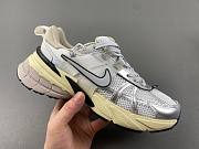 Nike V2K Run Summit White Metallic Silver FD0736-100 - 4
