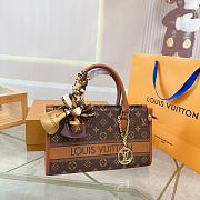 LV Crossbody Ladies Handbags Size 25cm  - 1