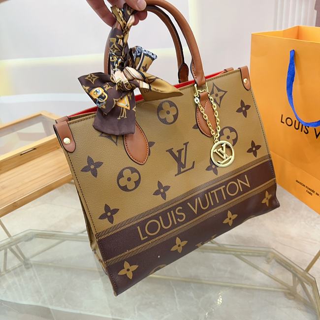 LV OnThe Go BB 22 Size 25 x 19 x 11.5 cm - 1