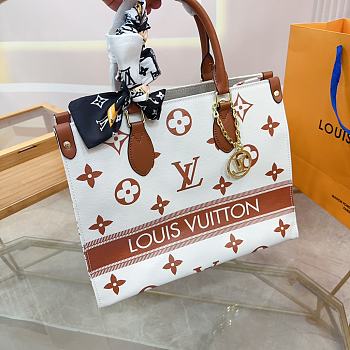 LV OnThe Go BB 25 Size 25 x 19 x 11.5 cm