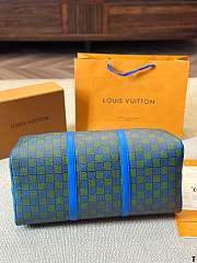 LV Keepall Bandoulière 50 Size 50 x 29 x 23 cm - 2